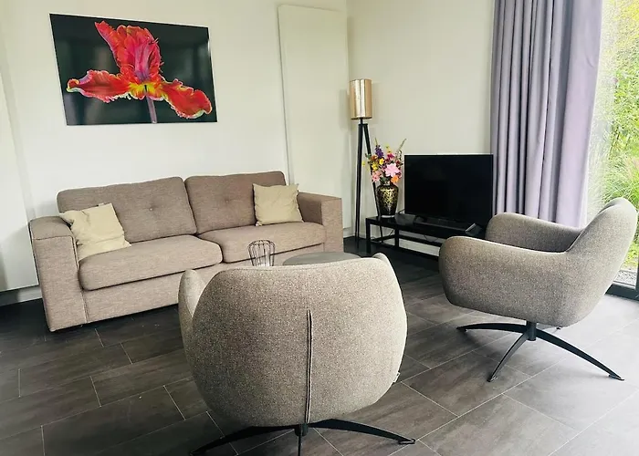 Stylish In Nature Near Amsterdam * 哈尔夫韦赫