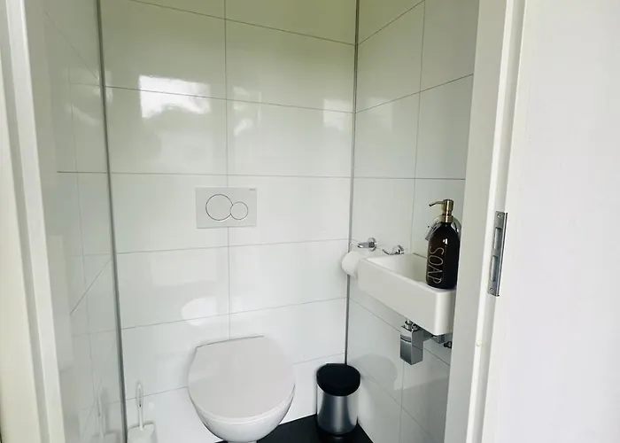 Stylish In Nature Near Amsterdam 度假居 *