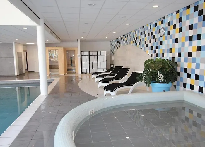 Stylish In Nature Near Amsterdam * 哈尔夫韦赫